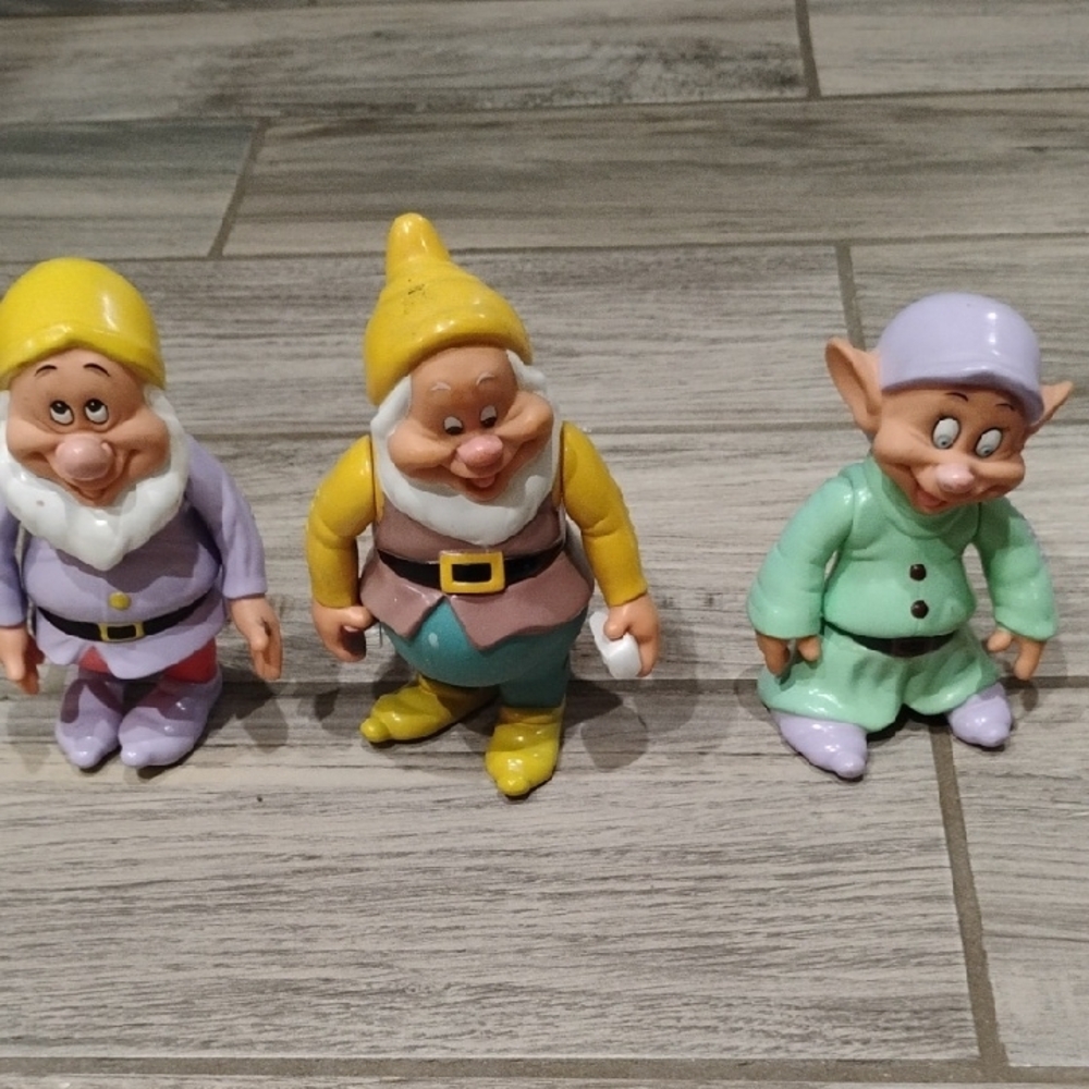 Vintage 90's Disney Snow White And The Seven Dwarfs Figurine Collector Items